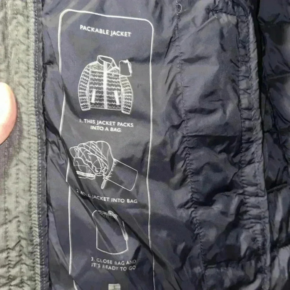 Tommy Hilfiger puffer. Size small. - Picture 5 of 9